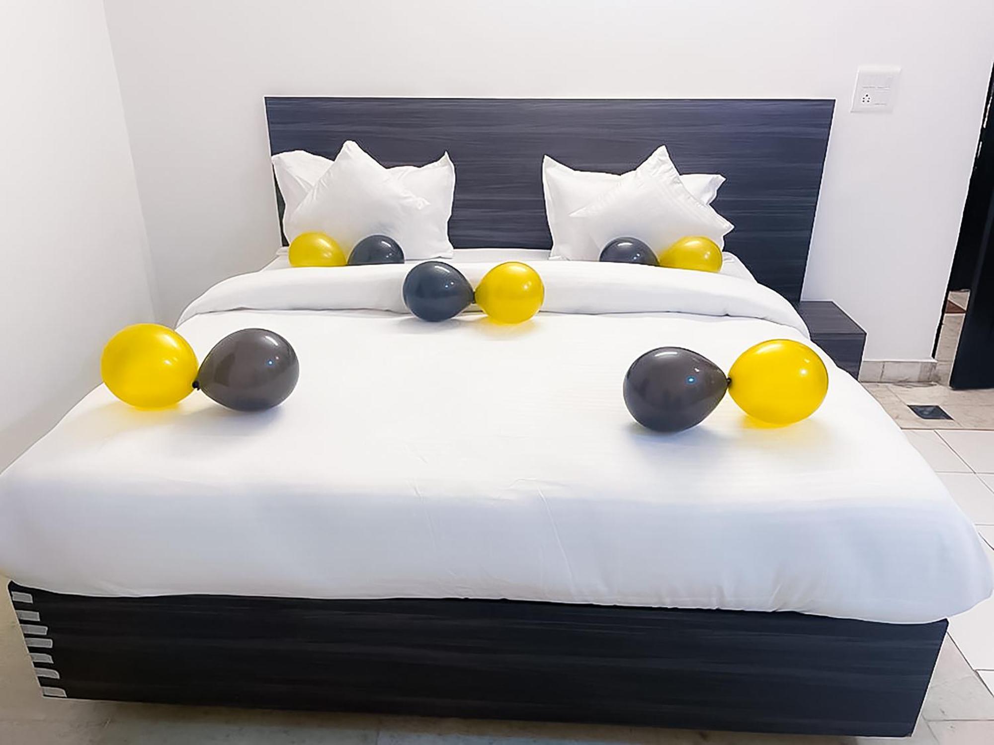 Saket Hotel 3*