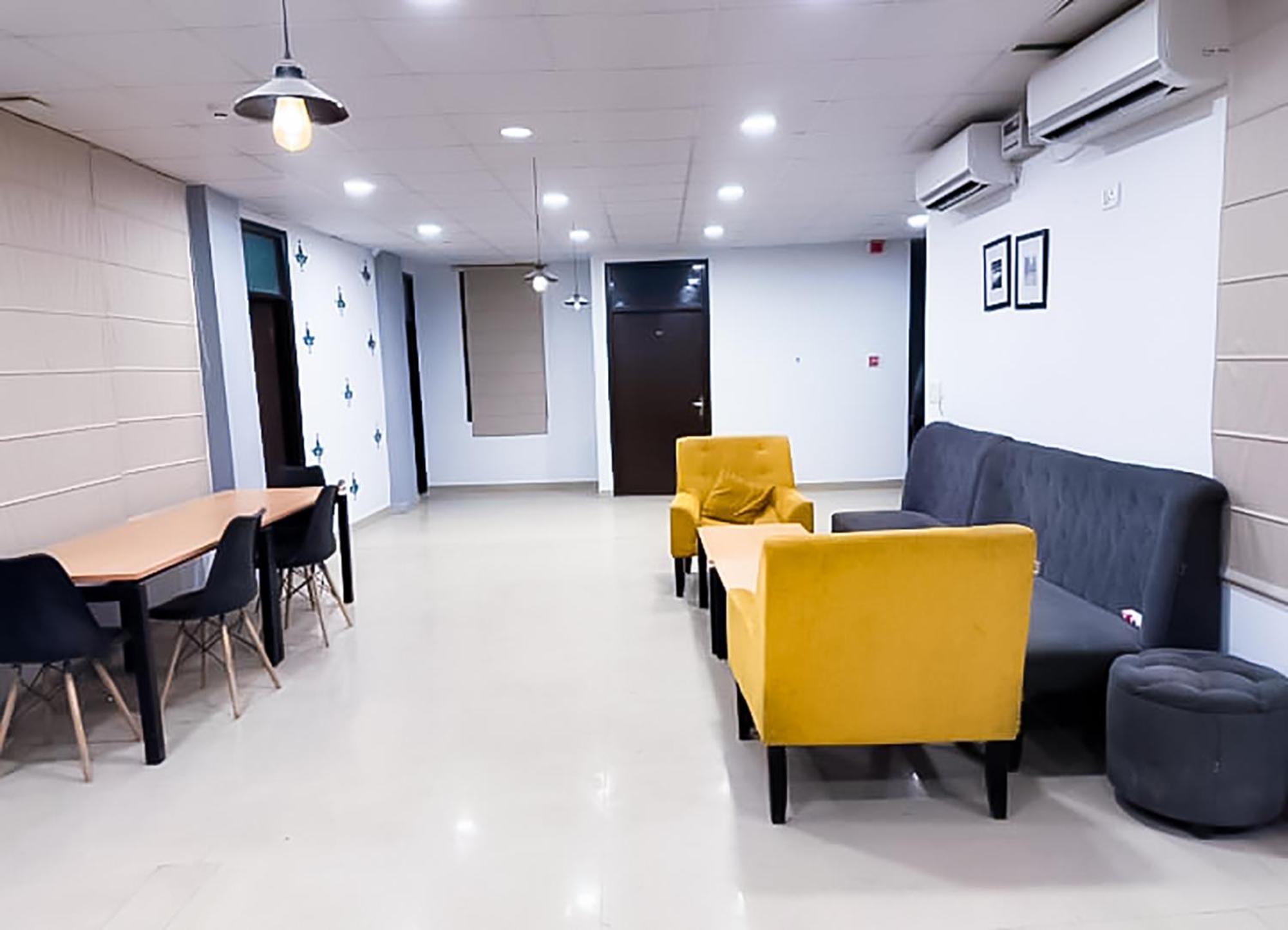Saket Hotel 3*